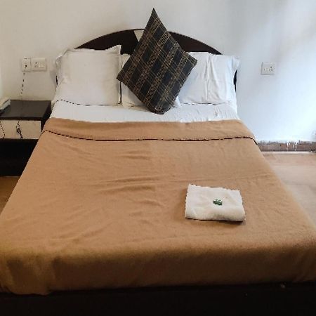 Capital O 8272 Hotel Pratigya Residency Гангток Экстерьер фото